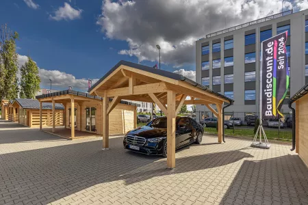 Ausstellungsflaeche 77